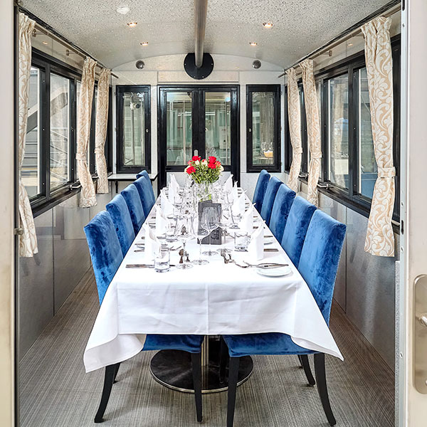 Hochzeit feiern im Waggon im Prater