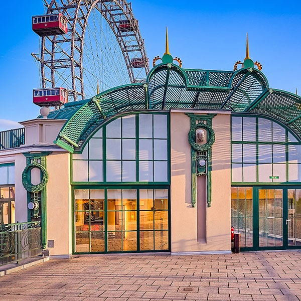 Panorama mit Terrasse mit Blick über den Prater