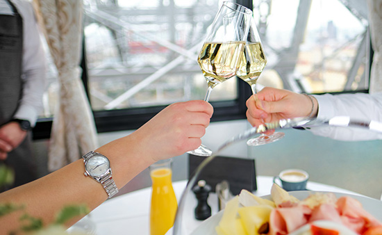 Frühstück zu zweit im Riesenrad im Wiener Prater